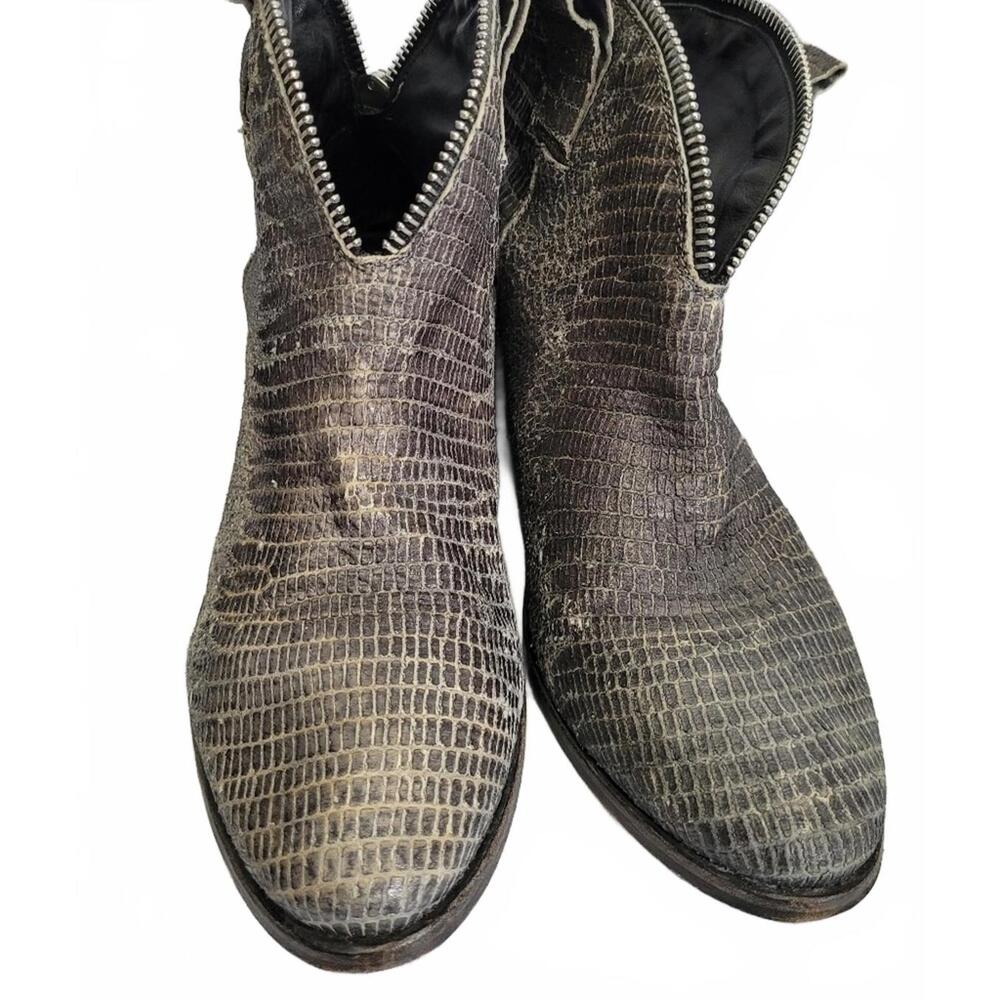 Cinzia Araia Women’s Gray Reptile Texture Booties Cowboy Style With Zipper Detai View 2